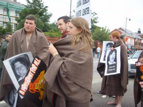 SF Blanket women and men get ready before march