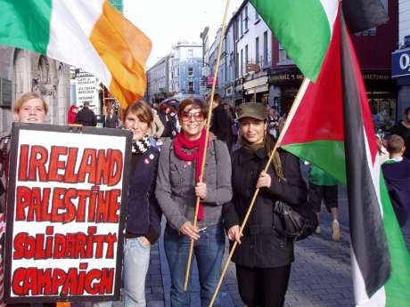 From L to R : Sarah, Hanna, Tatjana & Arlet, all German Erasmus students in NUIG. As Galway, Shell to Sea, will affirm Sarah and another Greman student, Johanna, have been active in the protests against Shell, they "dance dumb laws and Shell to the dump".