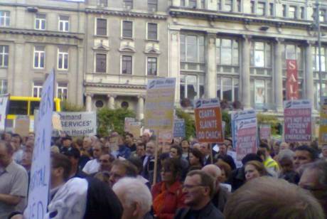 Crowd outside the GPO during speeches