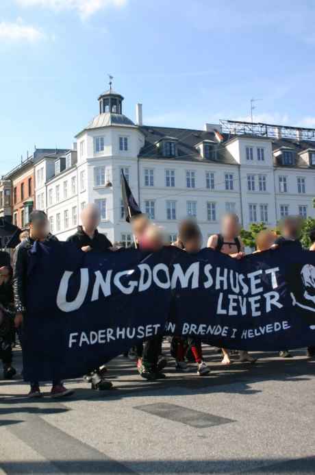 Ungdomshuset lives, Faderhuset can burn in hell